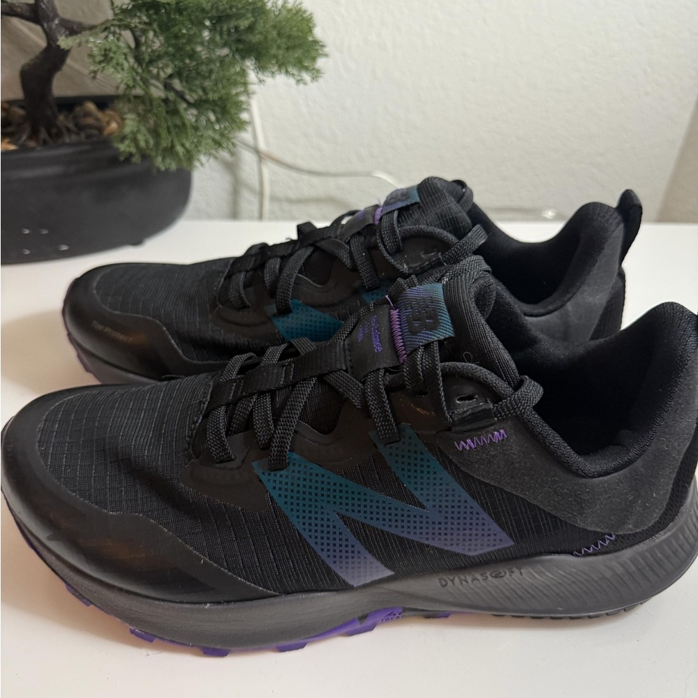 New Balance Black and Purple Running Shoes - Picture 3 of 6